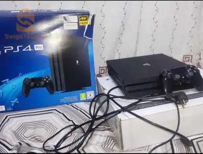 ps4 pro avec la boite