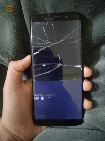 Samsung s9+ fih ficheur mkesra 
sawm mlih bshtk