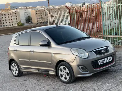 voiture fiha chwwi 3wada