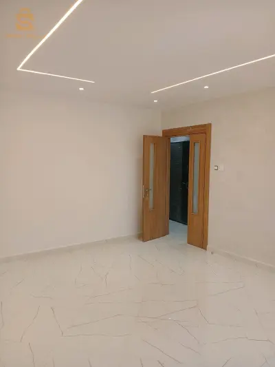 شقة F4 واسعة للبيع