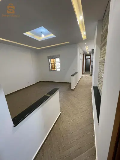 appartement F4 7eme étage a Oran cité peti
