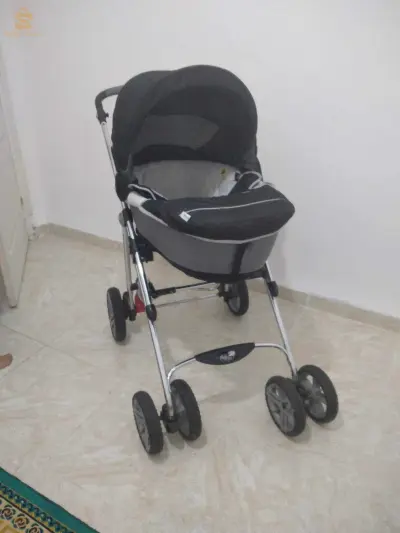 عربة اطفال اوروبية إصلية كبيرة الحجم