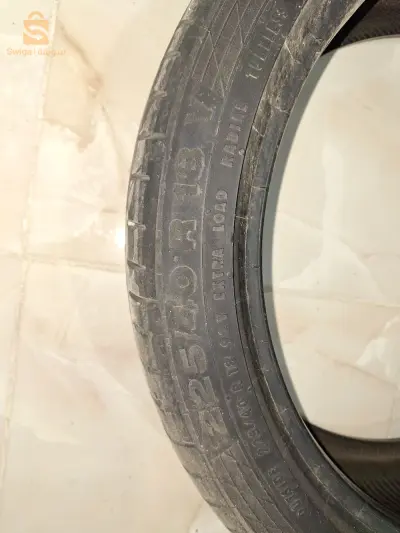 225 R18 40