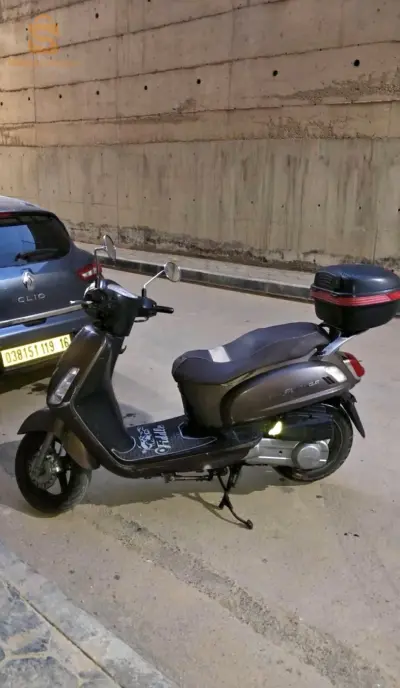 moto n9iya tae khedma motteur mayn9sch zit