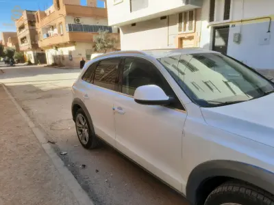 سيارة