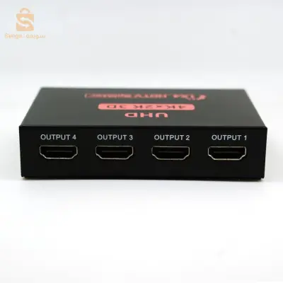 🛒 عندك جهاز واحد وحاب تم عرضه على 4 شاشات؟ 📺🎮 الحل السهل مع موزع HDMI 1x4