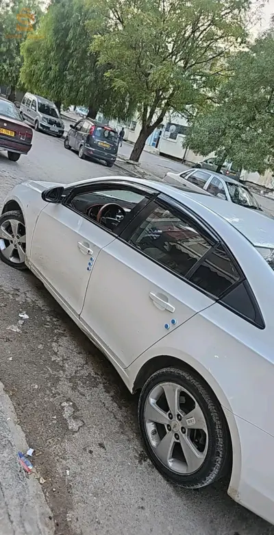 Chevrolet Cruze 2011 5 BATNA