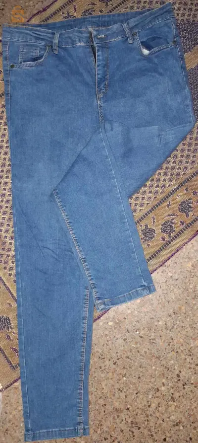 des jeans et pantalons classique de la marque primark