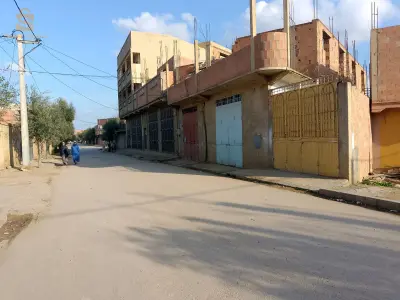 (مسكن + جنينة) 370 م²
بلدية: بوراشد 
ولاية: عين الدفلى 
رقم الهاتف: 0662815991