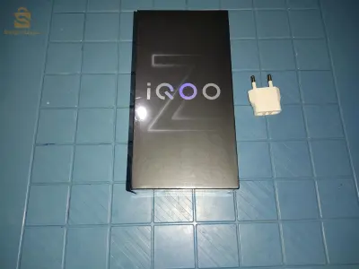 IQOO Z9 turbo - 12/256 - noir - boîte cacheté