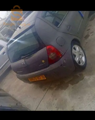 Renault Clio 2 29 MASCARA