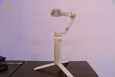 stabilisateur Zhiyun smooth Q4 pour téléphone