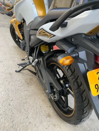 yamaha fzs