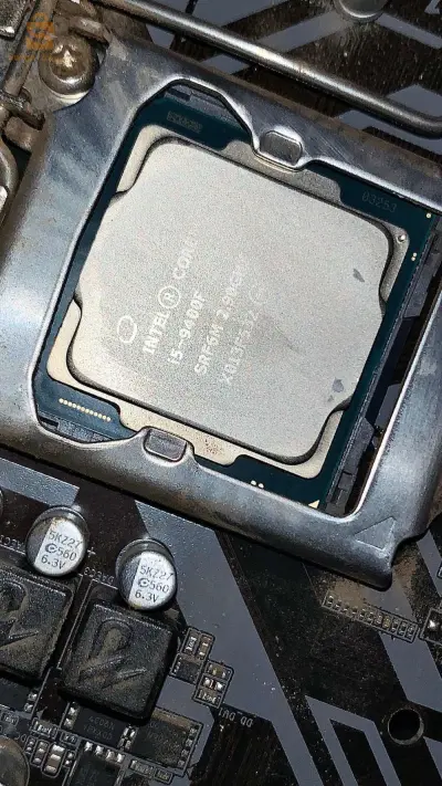 CPU (processeur) intel core i5 9400f avec son ventilateur original