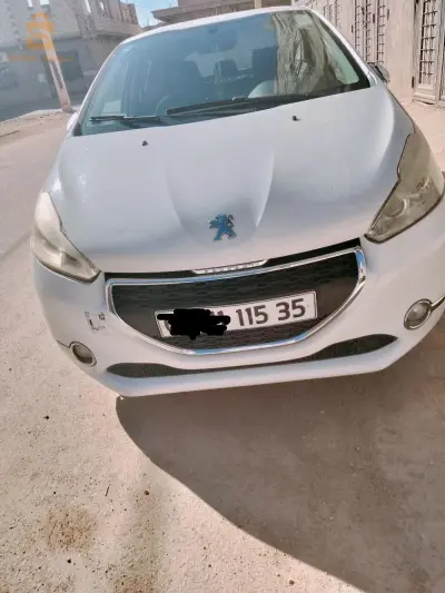 Peugeot 208 2015 7 BISKRA