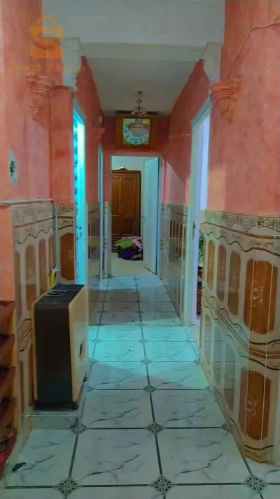 شق للبيع