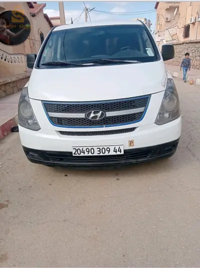 Hyundai H-1 2014 5 BATNA