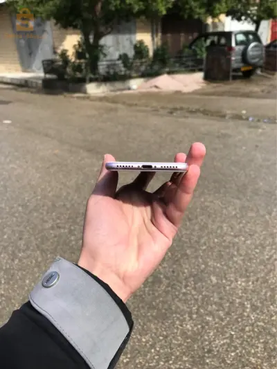 iPhone 7 
Kolech riglo
100 battery 
32 go