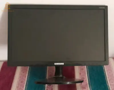 ecran samsung 19pouces d300