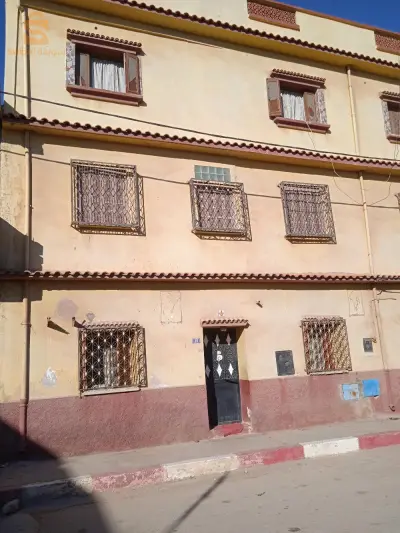 مسكن من كالفين و سطح جاهز