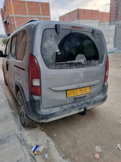 Peugeot Rifter 2019 4 OUM EL BOUAGHI