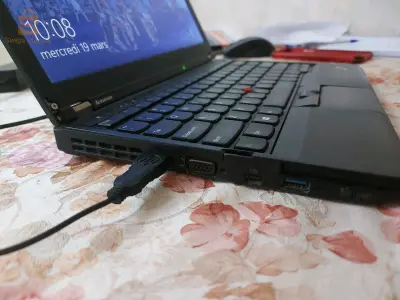 🔴 للبيع: Lenovo ThinkPad X230 مستعمل بحالة جيدة 🔴  

💻 **المواصفات:**  
- **المعالج:** Intel Core i5-3320M (2.6GHz)  
- **الرام:** 6GB DDR3  
- **التخزين:** 240GB SSD  
- **الشاشة:** 12.5 بوصة (1366×768)  
- **الرسوميات:** Intel HD 4000  
- **المنافذ:** USB 2.0/3.0، VGA، Mini DisplayPort، إيثرنت، صوت 3.5 مم