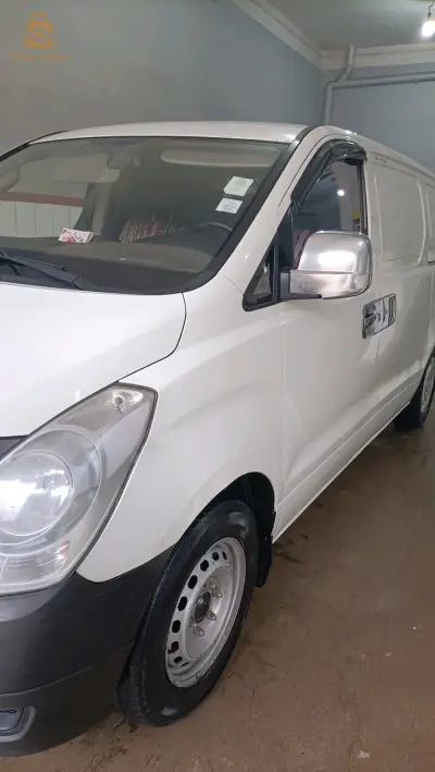 Hyundai H-1 2012 5 BATNA