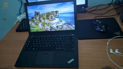 Lenovo ThinkPad X270 12.5" Business Laptop Computer Intel Core i5-6300U Up to 3.0GHz 8GB DDR4 RAM 256GB SSD Intel HD Graphics 520 Bluetooth 4.1 802.11ac WiFi USB-C HDMI Windows 10 Professional