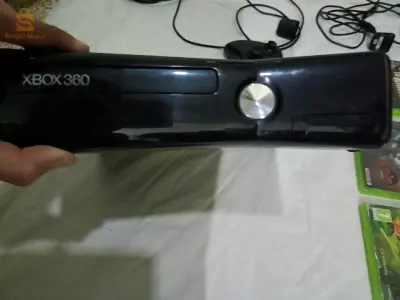 0670684601
Xbox 360 250 gb