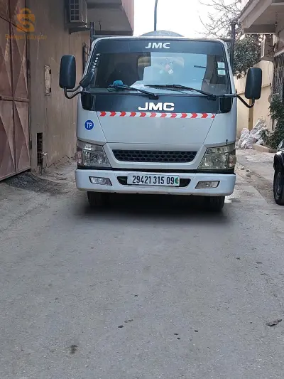 شاحنة نقل المياه الصالحة للشرب