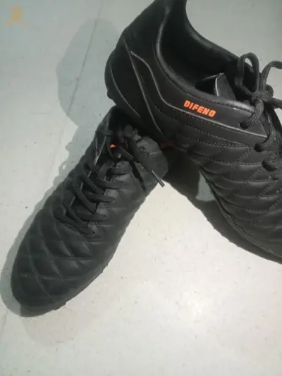 حذاء رياضي (سوليي soulier)