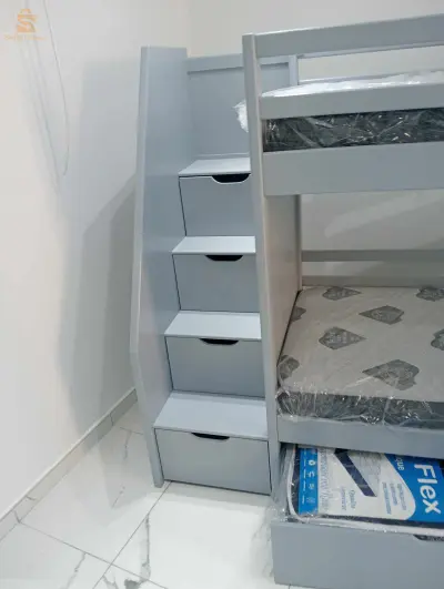 سرير  ذو طابقين