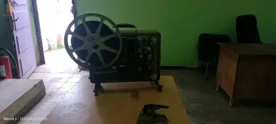 جهاز عرض سنيمائي