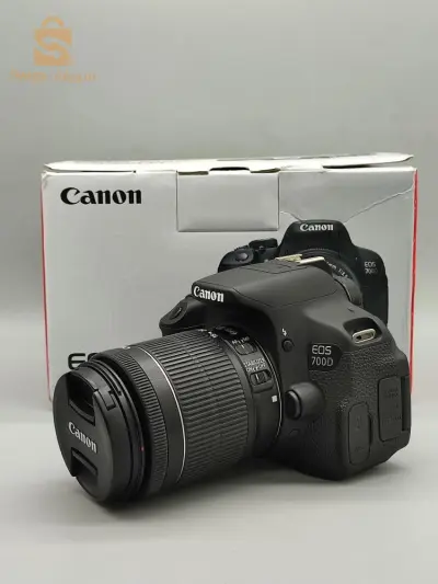 Canon EOS 700D