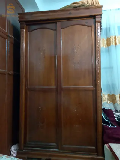 خزانة ملابس