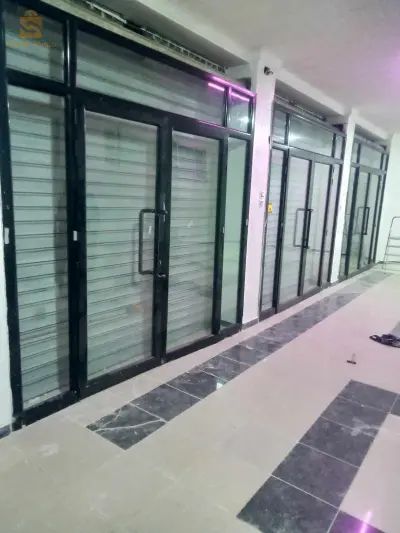 Particulier vends ou loue Magasin