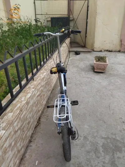 للبيع