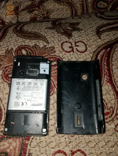 هاتف في حالة جيدة سعر البيع 150