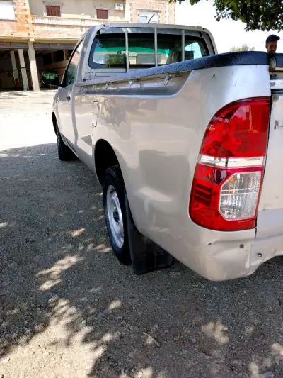Toyota Hilux 2012 48 RELIZANE