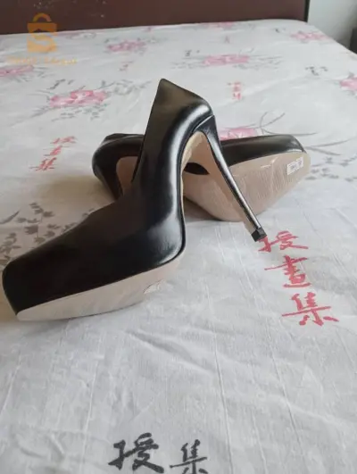 CGAUSSURE À TALON - FEMME