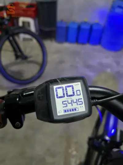 دراجة كهرابائية من نوع CANNONDALE