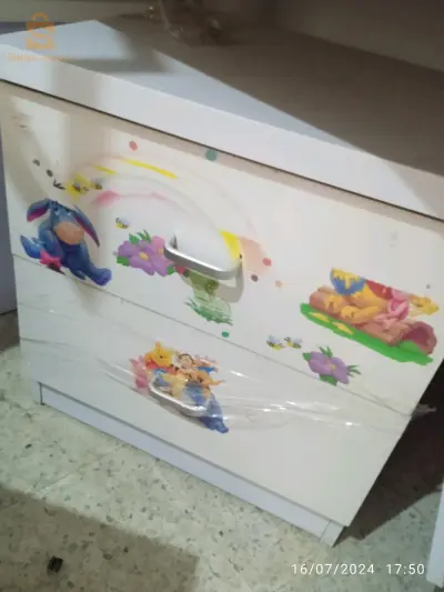 سرير اطفال