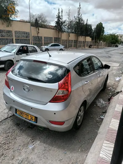 Hyundai Accent 2011 34 BORDJ BOU ARRERIDJ