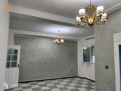 للبيع شقة ف 3 واسعة ( اقامة بن عطية )