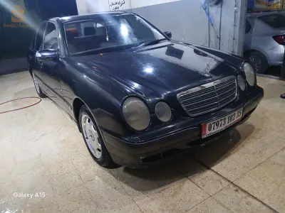 Mercedes 200 E 2002 35 BOUMERDES