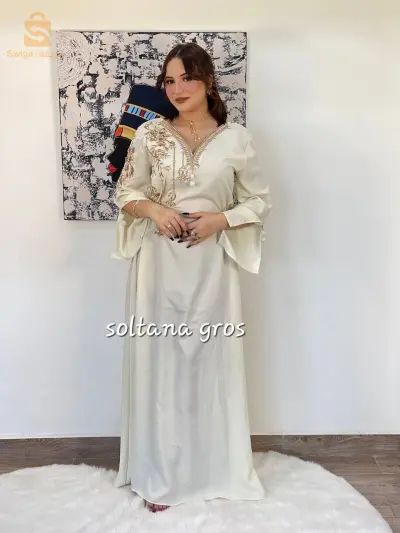 فساتين 