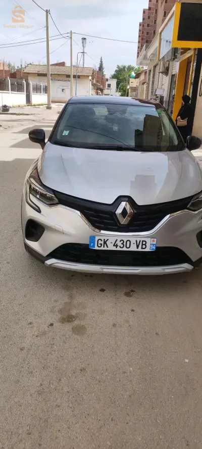 Renault Captur 2022 4 OUM EL BOUAGHI