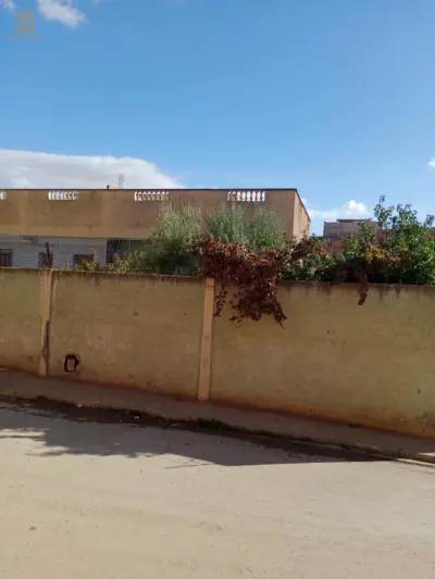 للبيع فلل سكنية عدد الغرف5 2 شلف