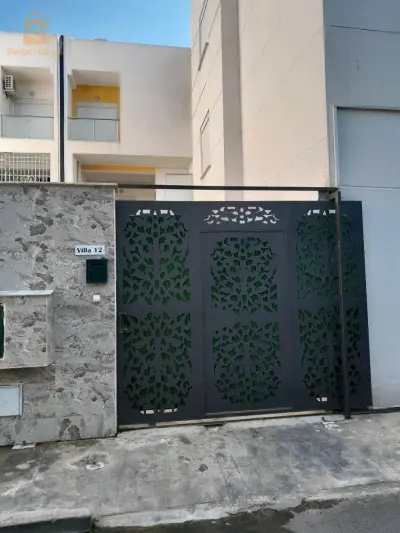 للبيع محلات تجارية عدد الغرف 16 الجزائر