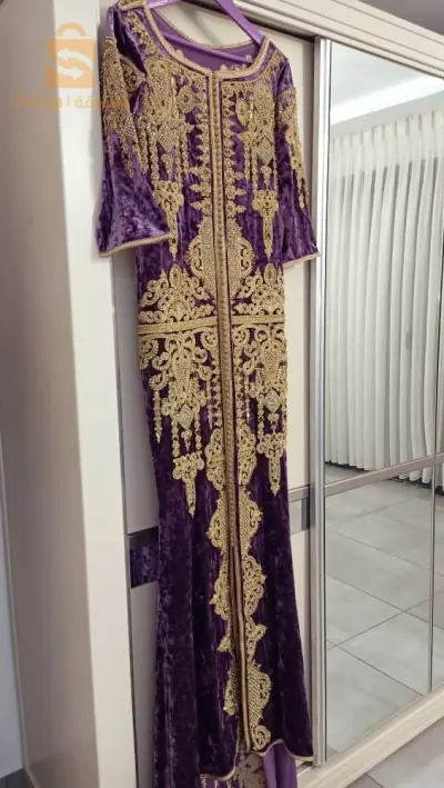 فساتين 